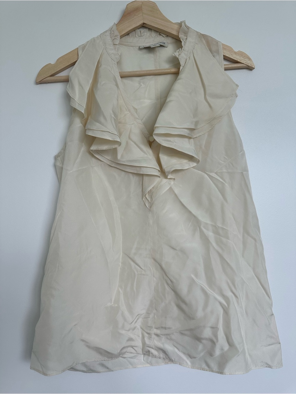 Banana Republic Cream Ruffle V-Neck Sleeveless Silk Blouse